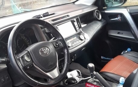 Toyota RAV4, 2018 год, 2 400 000 рублей, 3 фотография