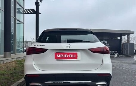 Mercedes-Benz GLA, 2024 год, 4 400 000 рублей, 5 фотография