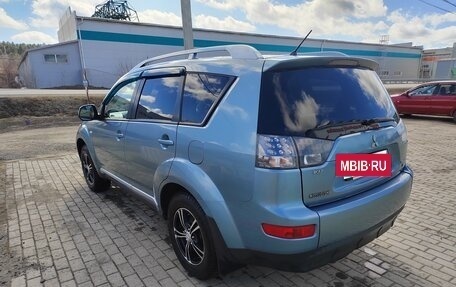 Mitsubishi Outlander III рестайлинг 3, 2007 год, 750 000 рублей, 4 фотография