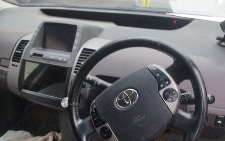 Toyota Prius, 2003 год, 650 000 рублей, 11 фотография