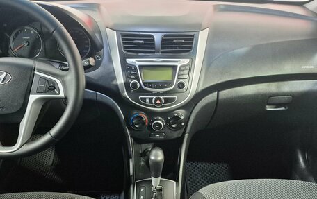 Hyundai Solaris II рестайлинг, 2013 год, 970 000 рублей, 12 фотография