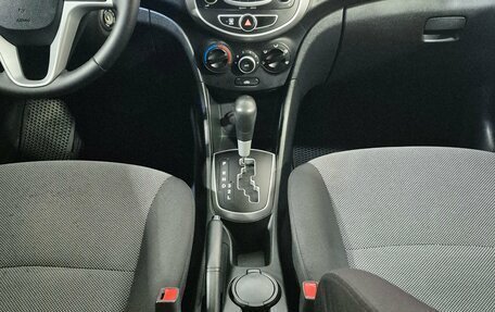 Hyundai Solaris II рестайлинг, 2013 год, 970 000 рублей, 13 фотография