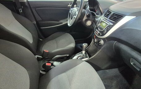 Hyundai Solaris II рестайлинг, 2013 год, 970 000 рублей, 17 фотография