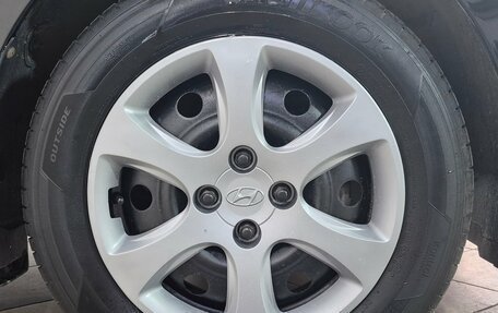 Hyundai Solaris II рестайлинг, 2013 год, 970 000 рублей, 21 фотография