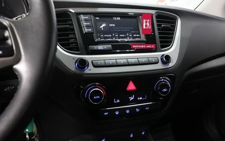 Hyundai Solaris II рестайлинг, 2017 год, 1 420 000 рублей, 10 фотография