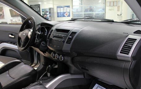 Mitsubishi Outlander III рестайлинг 3, 2011 год, 890 000 рублей, 10 фотография