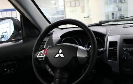 Mitsubishi Outlander III рестайлинг 3, 2011 год, 890 000 рублей, 11 фотография