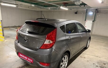 Hyundai Solaris II рестайлинг, 2012 год, 850 000 рублей, 5 фотография