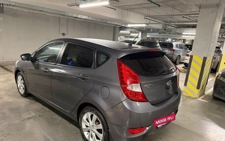 Hyundai Solaris II рестайлинг, 2012 год, 850 000 рублей, 3 фотография