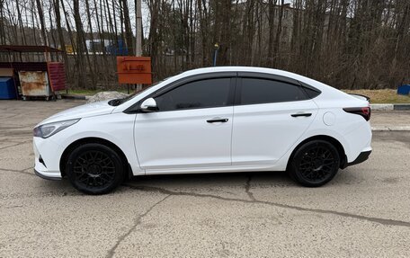 Hyundai Solaris II рестайлинг, 2021 год, 1 740 000 рублей, 2 фотография