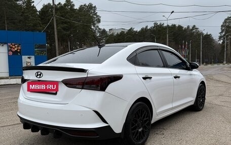 Hyundai Solaris II рестайлинг, 2021 год, 1 740 000 рублей, 5 фотография