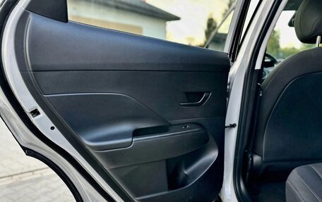 Hyundai Kona, 2023 год, 1 920 000 рублей, 14 фотография