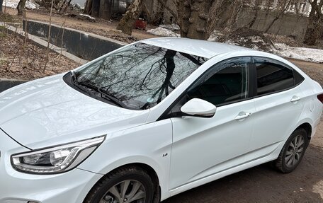 Hyundai Solaris II рестайлинг, 2013 год, 1 100 000 рублей, 1 фотография