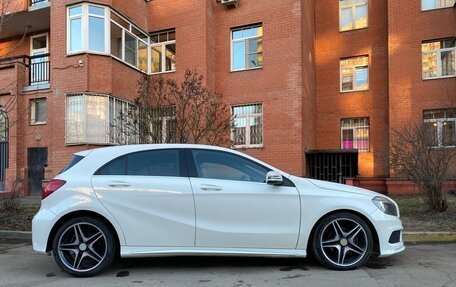 Mercedes-Benz A-Класс, 2015 год, 1 490 000 рублей, 2 фотография