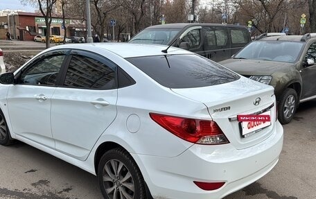 Hyundai Solaris II рестайлинг, 2013 год, 1 100 000 рублей, 2 фотография