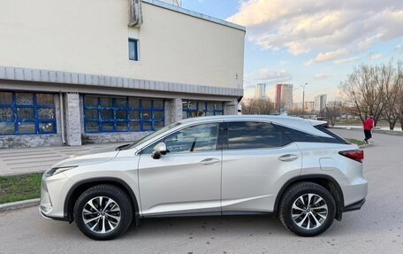 Lexus RX IV рестайлинг, 2021 год, 4 530 000 рублей, 8 фотография