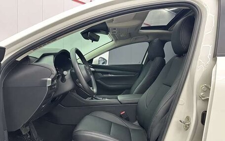 Mazda 3, 2022 год, 2 100 000 рублей, 9 фотография