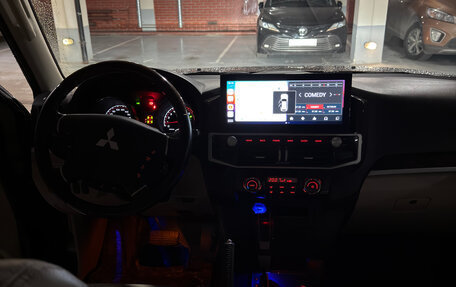 Mitsubishi Pajero IV, 2017 год, 2 999 999 рублей, 7 фотография