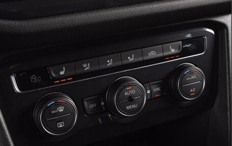 Volkswagen Tiguan II, 2021 год, 2 900 000 рублей, 12 фотография