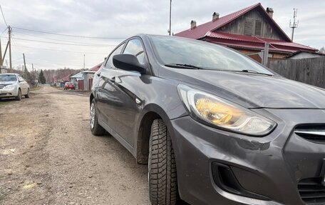 Hyundai Solaris II рестайлинг, 2012 год, 750 000 рублей, 3 фотография