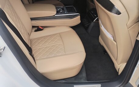 Audi S8, 2021 год, 15 990 000 рублей, 9 фотография