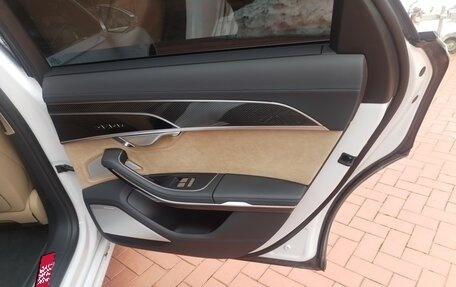 Audi S8, 2021 год, 15 990 000 рублей, 10 фотография