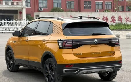 Volkswagen T-Cross I, 2022 год, 1 650 000 рублей, 4 фотография