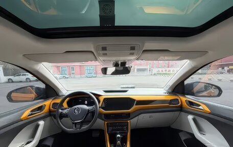 Volkswagen T-Cross I, 2022 год, 1 650 000 рублей, 9 фотография