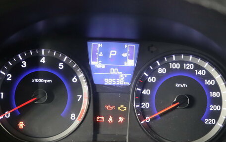 Hyundai Solaris II рестайлинг, 2015 год, 959 990 рублей, 16 фотография