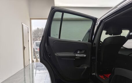 Mercedes-Benz GLB, 2022 год, 3 000 000 рублей, 17 фотография