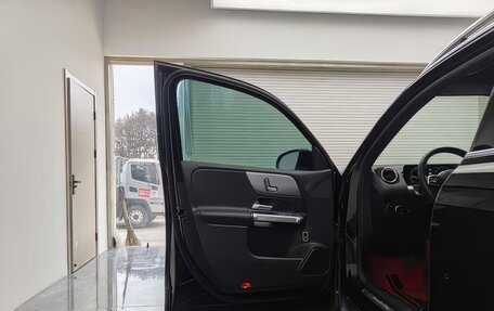 Mercedes-Benz GLB, 2022 год, 3 000 000 рублей, 16 фотография