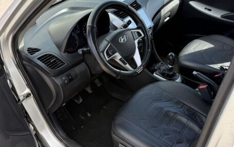 Hyundai Solaris II рестайлинг, 2012 год, 550 000 рублей, 5 фотография