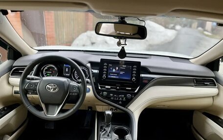 Toyota Camry, 2023 год, 2 600 000 рублей, 6 фотография