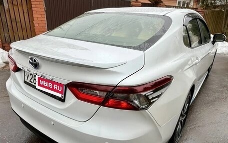 Toyota Camry, 2023 год, 2 600 000 рублей, 4 фотография