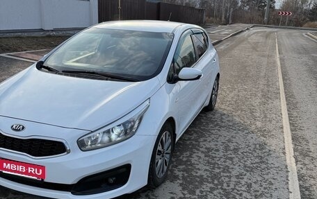 KIA cee'd III, 2016 год, 1 250 000 рублей, 2 фотография