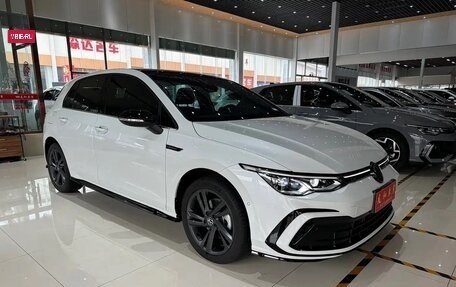 Volkswagen Golf VIII, 2023 год, 2 120 000 рублей, 3 фотография