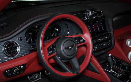 Bentley Bentayga I, 2020 год, 21 000 000 рублей, 18 фотография