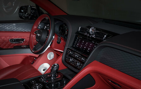 Bentley Bentayga I, 2020 год, 21 000 000 рублей, 27 фотография