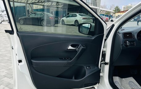 Volkswagen Polo VI (EU Market), 2011 год, 900 000 рублей, 17 фотография