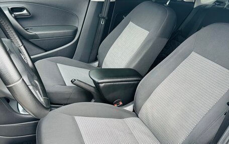 Volkswagen Polo VI (EU Market), 2011 год, 900 000 рублей, 18 фотография