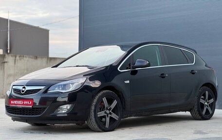Opel Astra J, 2011 год, 730 000 рублей, 1 фотография