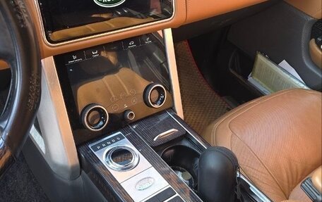 Land Rover Range Rover IV рестайлинг, 2020 год, 9 000 000 рублей, 6 фотография