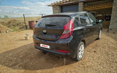 Hyundai Solaris II рестайлинг, 2016 год, 999 999 рублей, 4 фотография