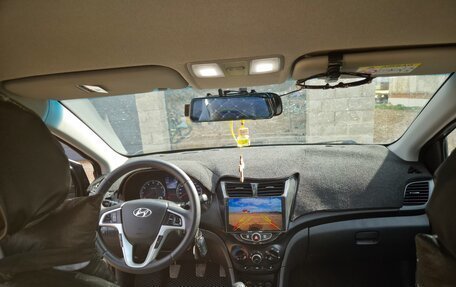 Hyundai Solaris II рестайлинг, 2016 год, 999 999 рублей, 6 фотография