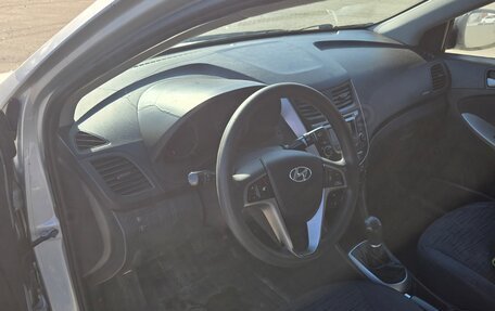 Hyundai Solaris II рестайлинг, 2014 год, 640 000 рублей, 7 фотография