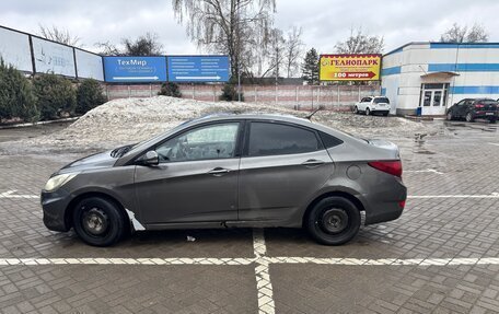 Hyundai Solaris II рестайлинг, 2013 год, 430 000 рублей, 2 фотография