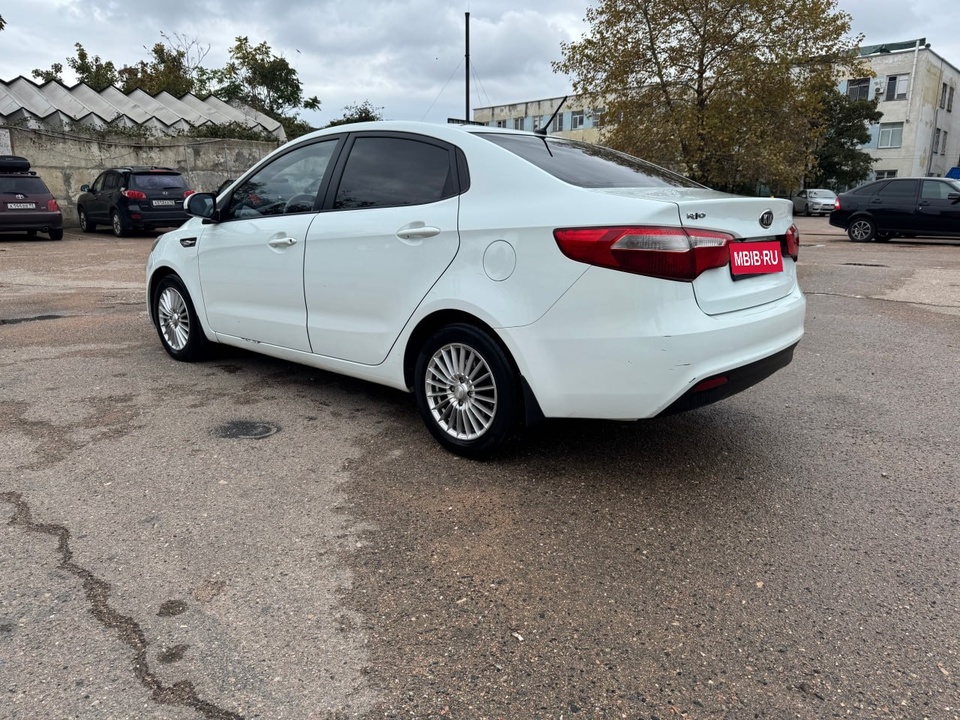 KIA Rio III, 2011 год, 929 999 рублей, 8 фотография