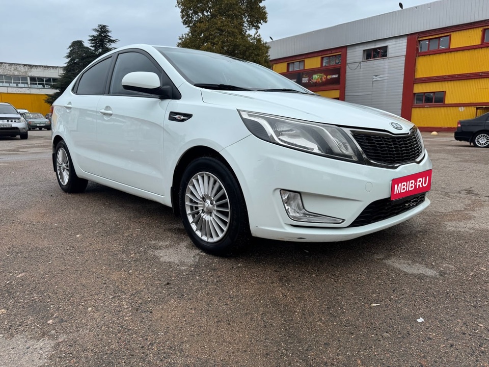 KIA Rio III, 2011 год, 929 999 рублей, 6 фотография