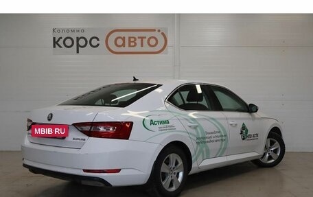 Skoda Superb III рестайлинг, 2015 год, 1 448 500 рублей, 3 фотография