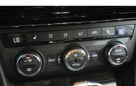 Skoda Superb III рестайлинг, 2015 год, 1 448 500 рублей, 13 фотография